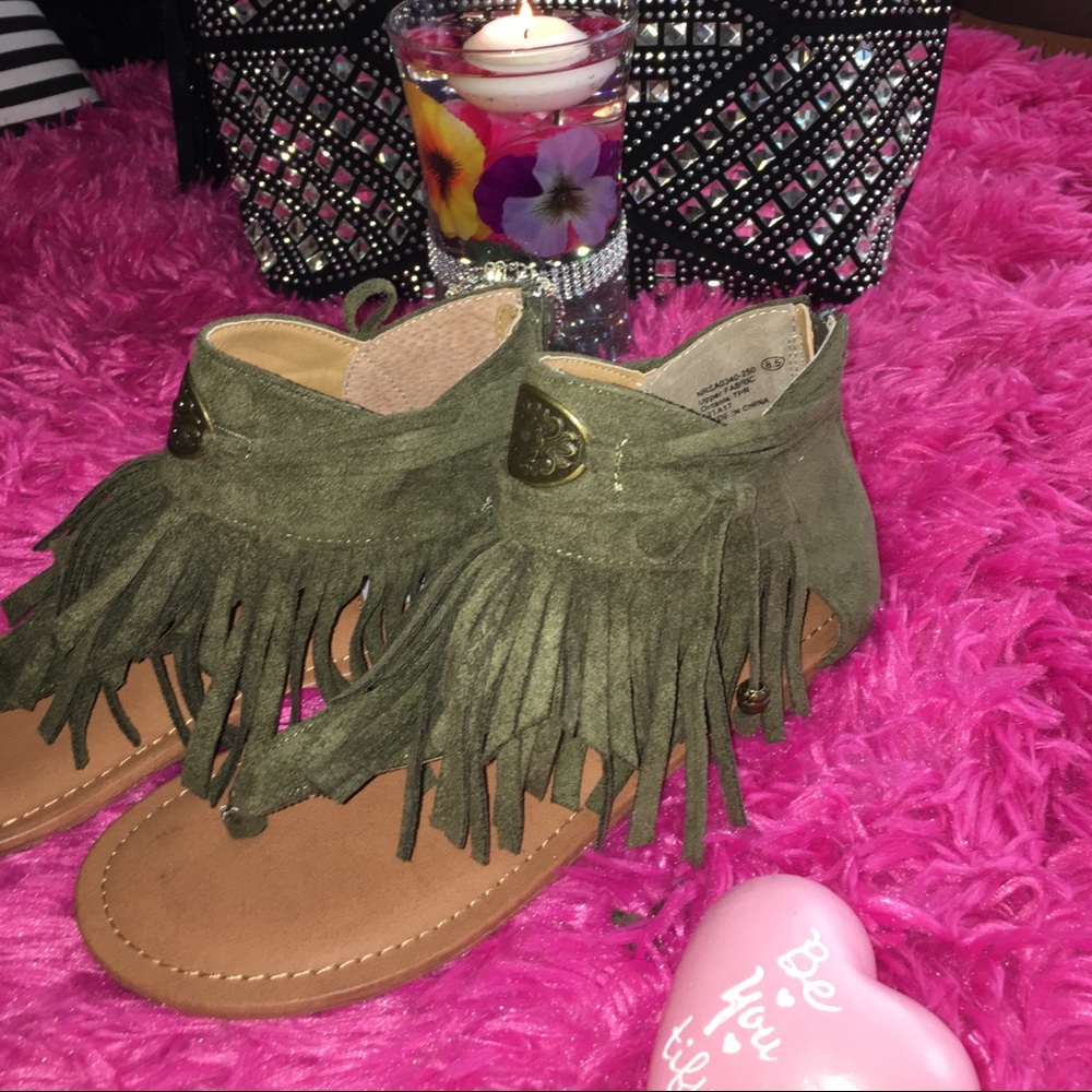 💗Not Rated Fringe Sandle💗